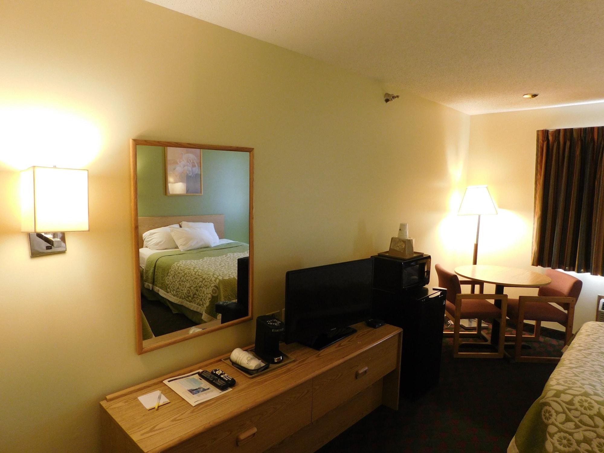 Days Inn By Wyndham Lexington Ne Экстерьер фото
