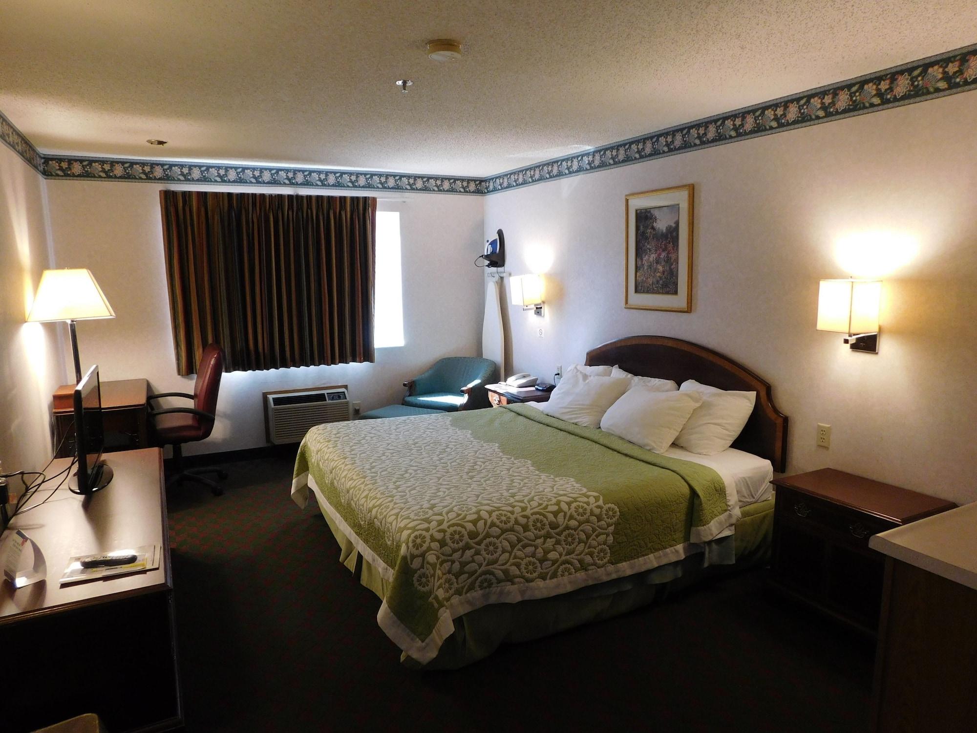 Days Inn By Wyndham Lexington Ne Экстерьер фото