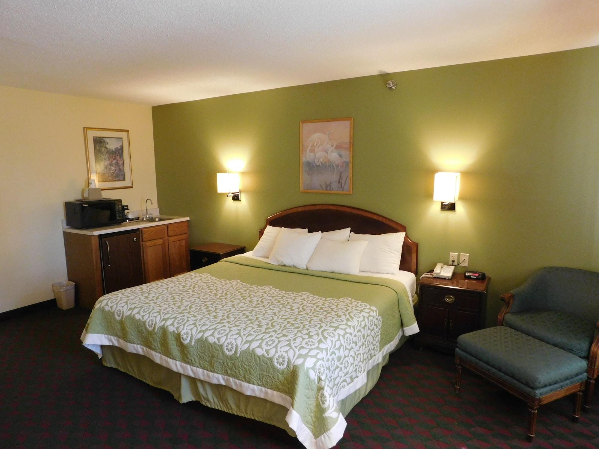 Days Inn By Wyndham Lexington Ne Экстерьер фото