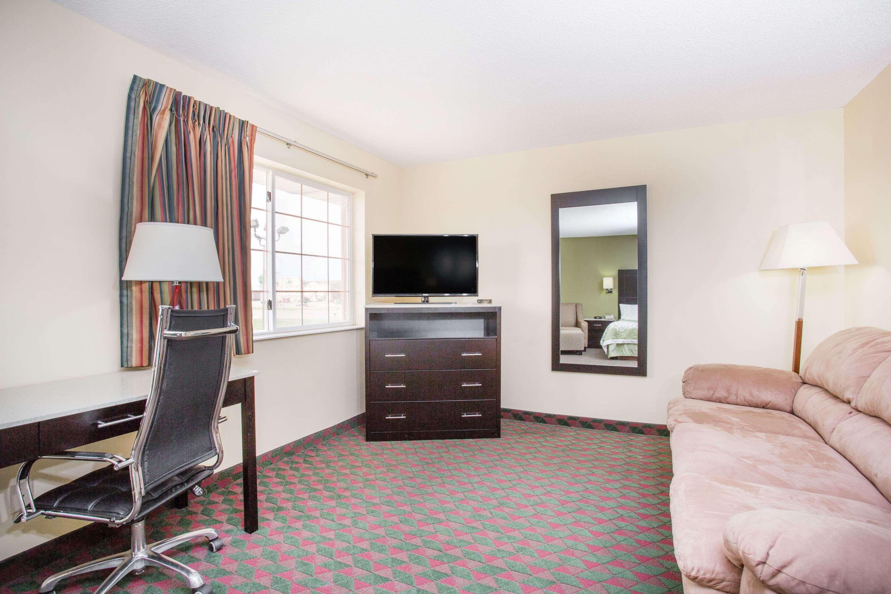 Days Inn By Wyndham Lexington Ne Экстерьер фото