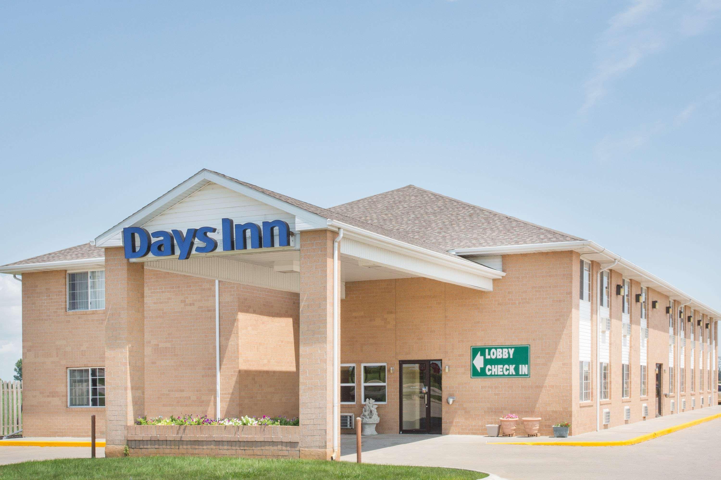 Days Inn By Wyndham Lexington Ne Экстерьер фото